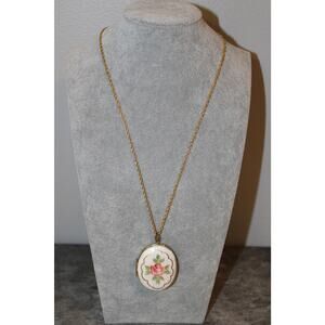 Vintage c1980 Pretty Floral Photo Locket & 22" 14K GP Sterling Silver Rope Chain